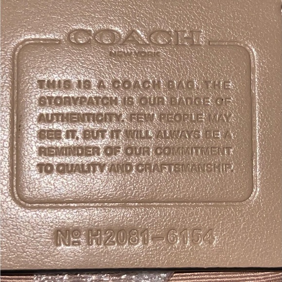 🛑SOLD🛑Coach Pennie Shoulder/Crossbody Bag In Colorblock Chalk/Multi NWT - Picture 3 of 4